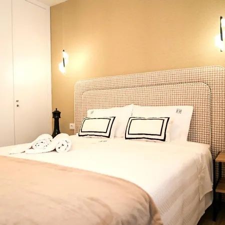 Traineirinha Com 2 Quartos E Parque Privado