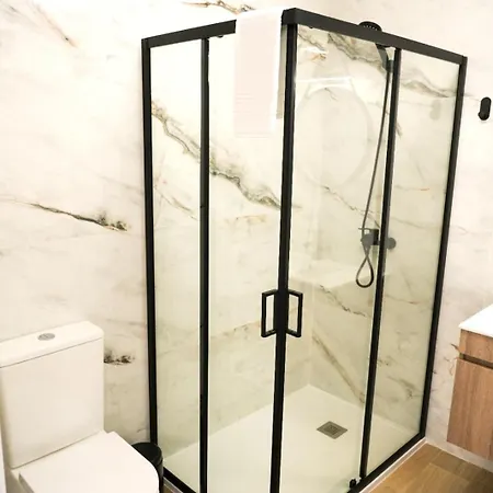 Traineirinha Com 2 Quartos E Parque Privado *